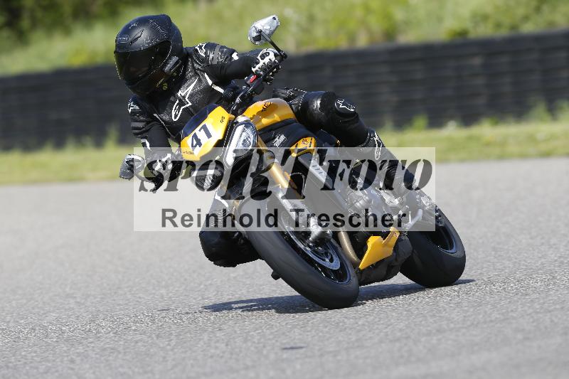 /Archiv-2025/09 22.04.2025 Cornu Master School ADR/rot-rouge/41